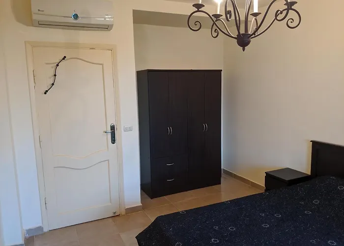 Chalet Ground Floor, With Pool & Sea View *